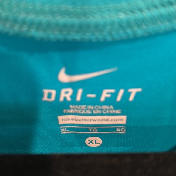 Nike Dri fit tee (Men) - Picture 2 of 6
